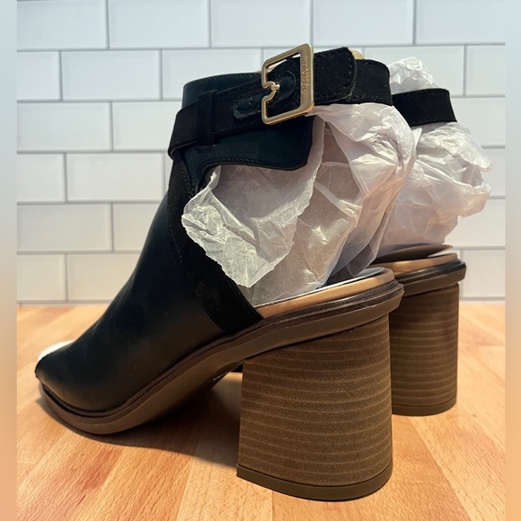 Dr. Scholl's Everly Sandal, 7.5 Medium Width - Picture 3 of 7